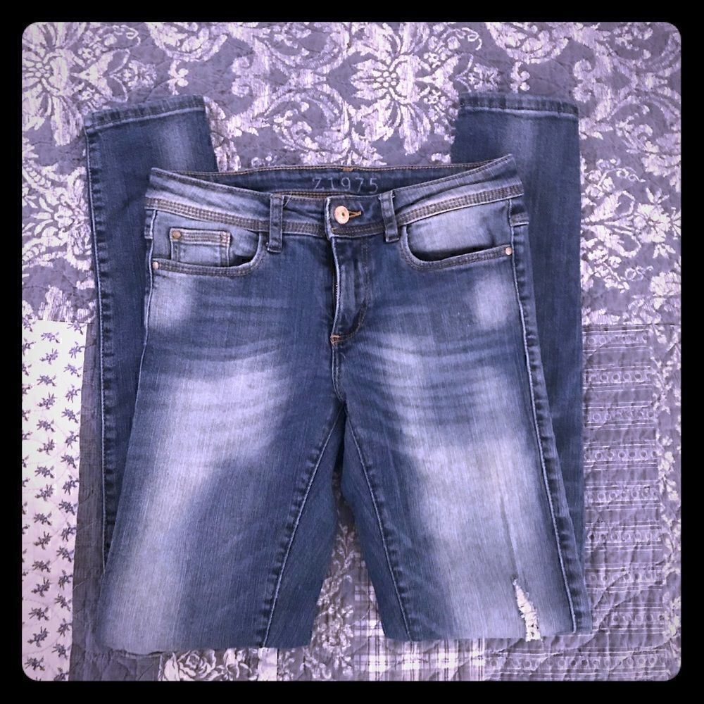 Zara basic Z1975 size 2 distressed skinny leg jean